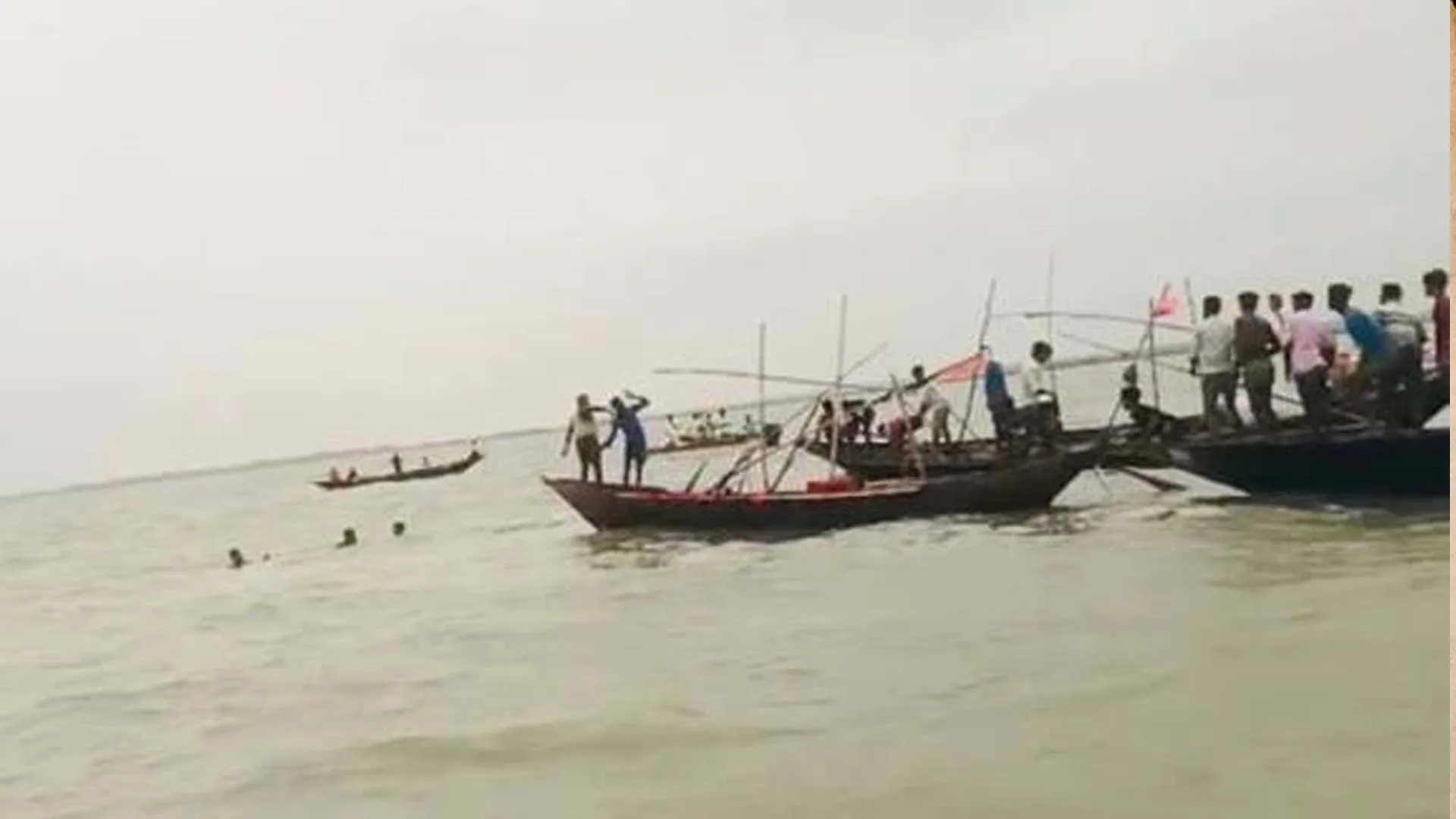 হিজলায় অজ্ঞাত যুবকের ভাসমান লাশ উদ্ধার